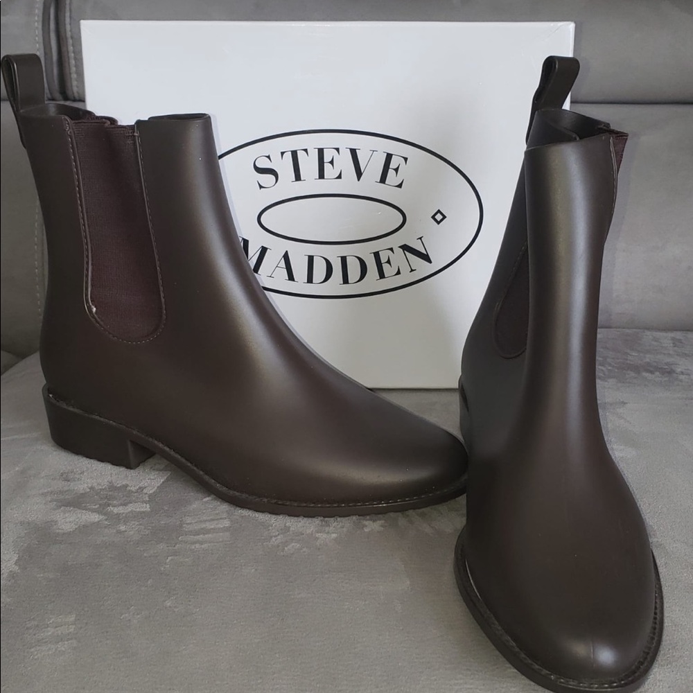 Shoes - Picture 4 of 16